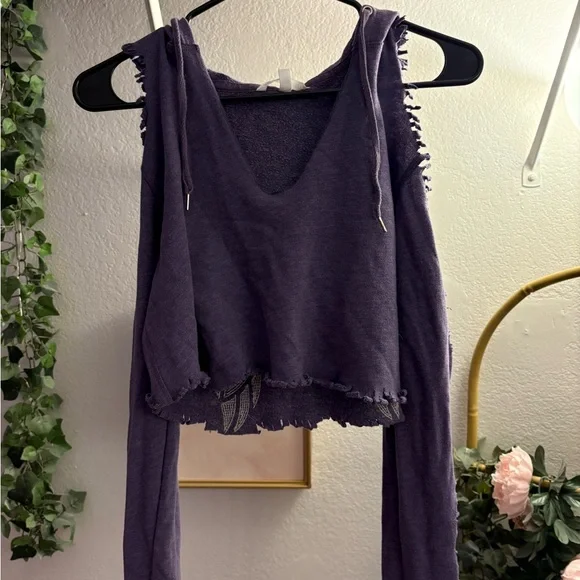 Extremely Rare Victoria's Secret Fashion Show Cold Shoulder Crop Hoodie - Picture 4 of 5